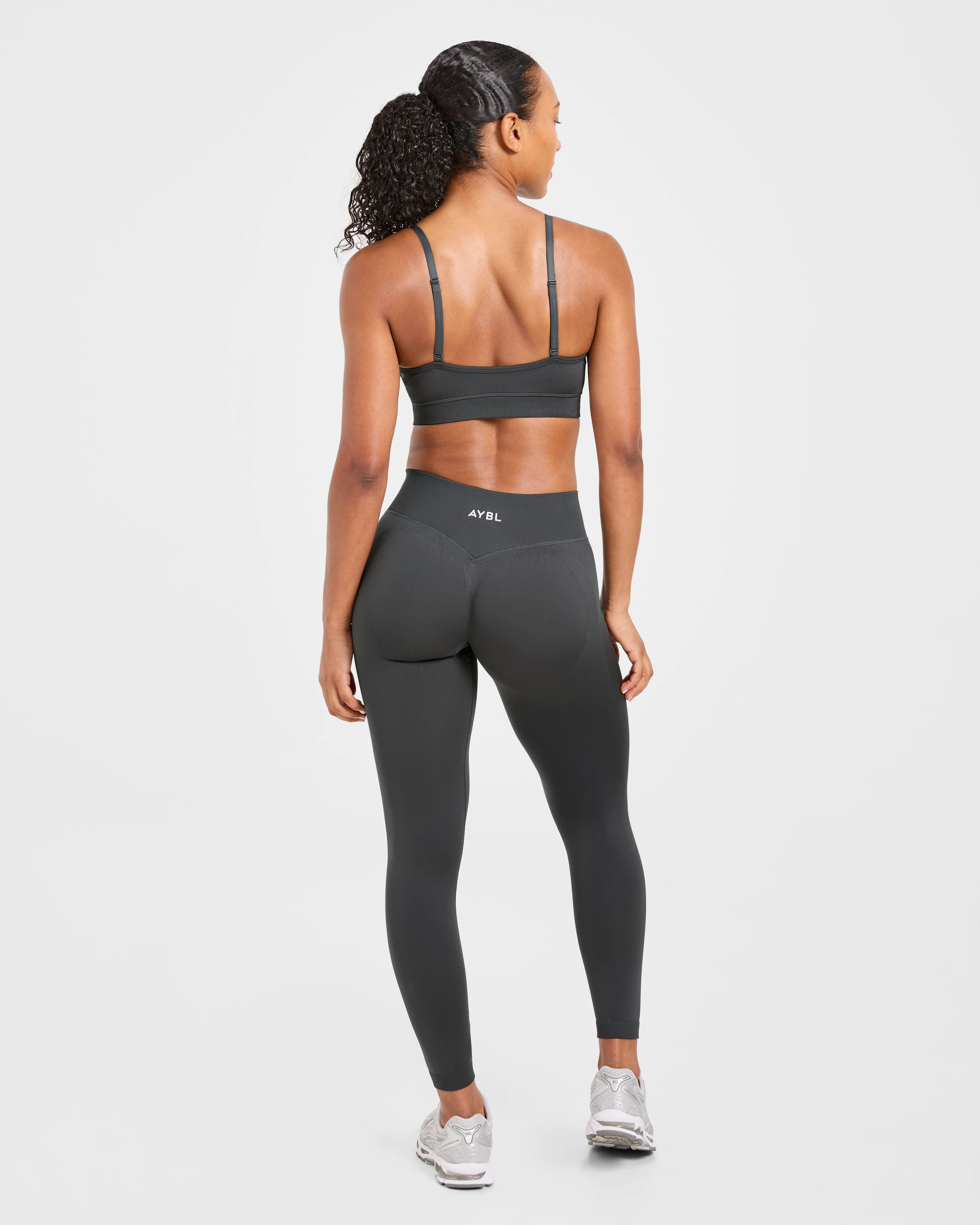 Adapt Seamless Sports Bra - Dark Charcoal - Image 4