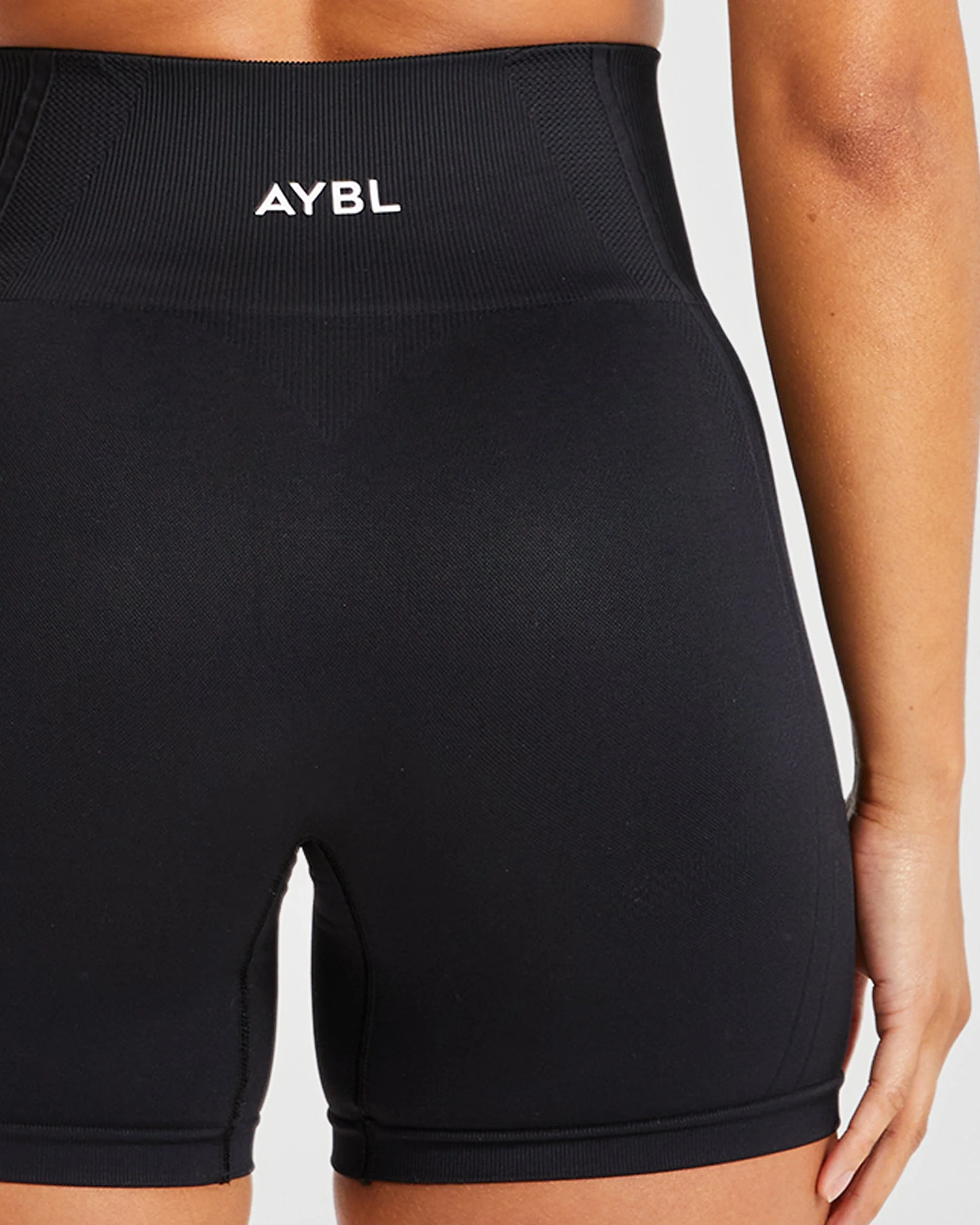 Balance V3 Seamless Cycling Shorts - Black - Image 6