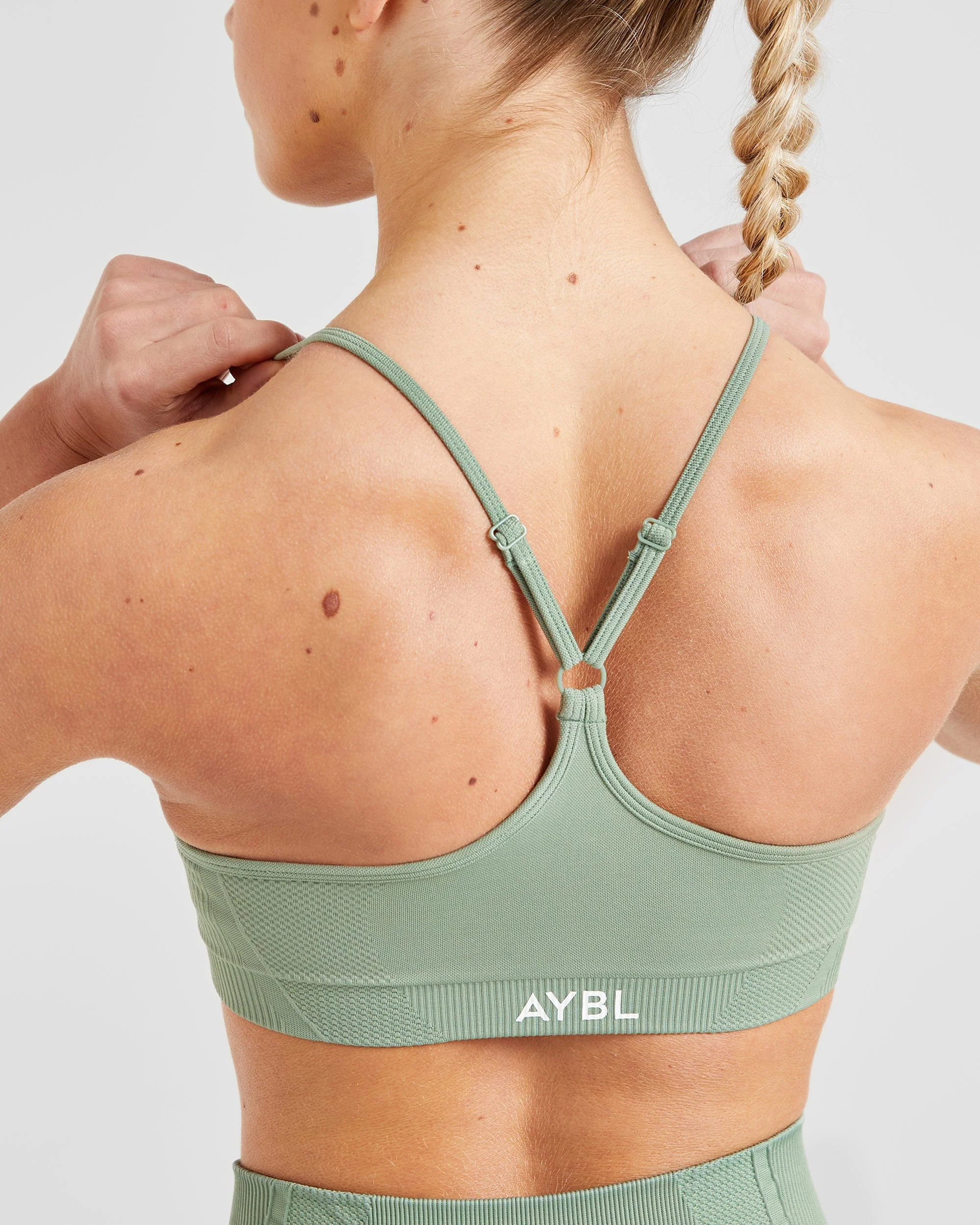 Balance V3 Seamless Strappy Sports Bra - Grove Green - Image 6