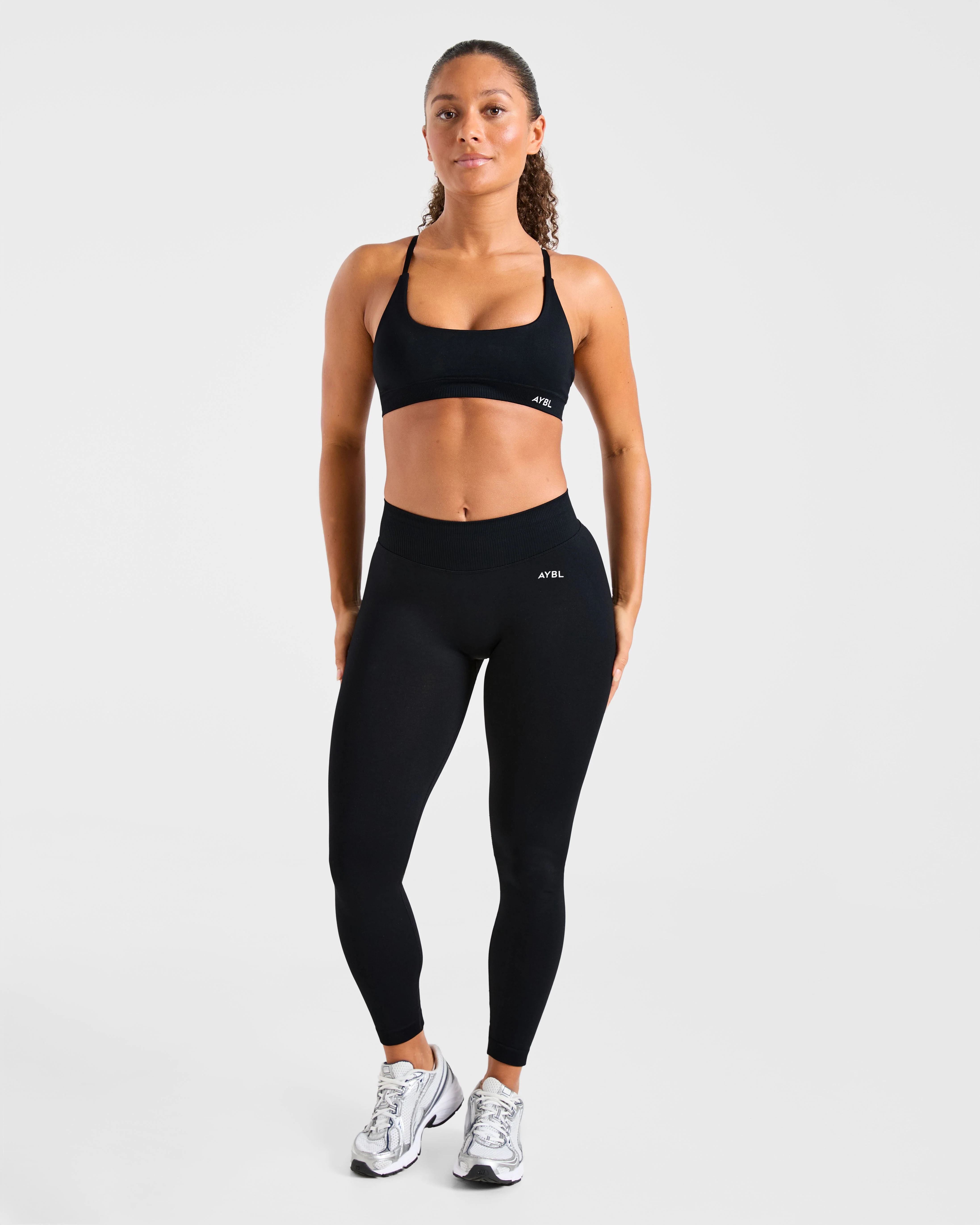 Enhance Seamless Sports Bra - Black - Image 3