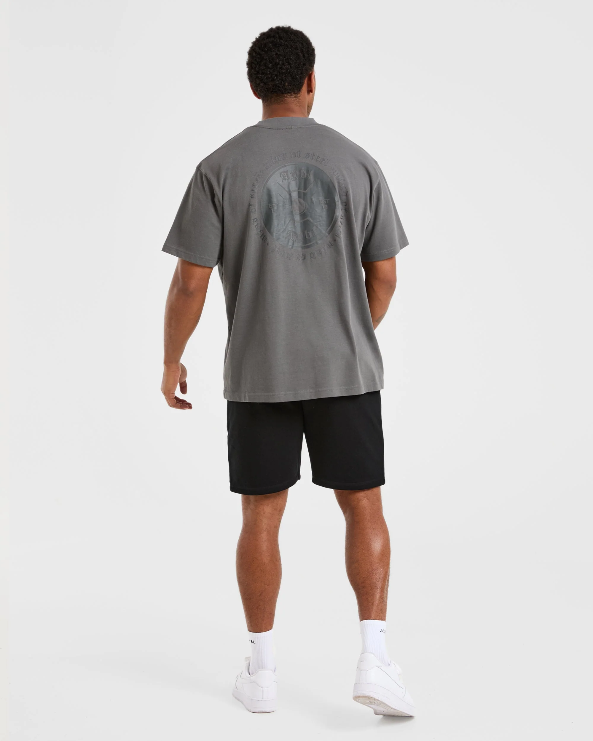 Essential Lightweight 7" Shorts - Black - Image 4